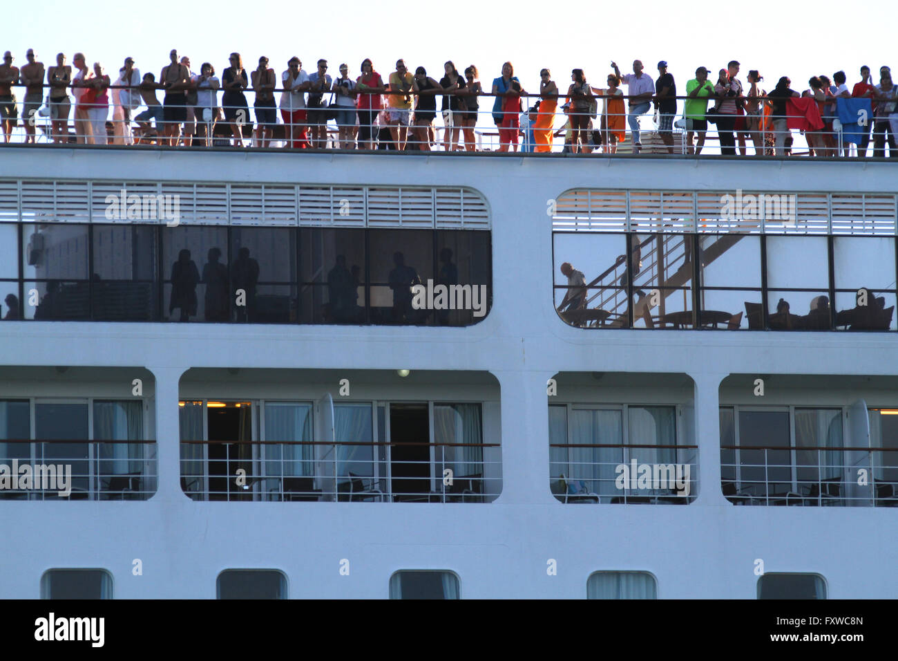 MSC ARMONIA LINER & Touristen Venedig VENEZIA Italien 1. August 2014 Stockfoto