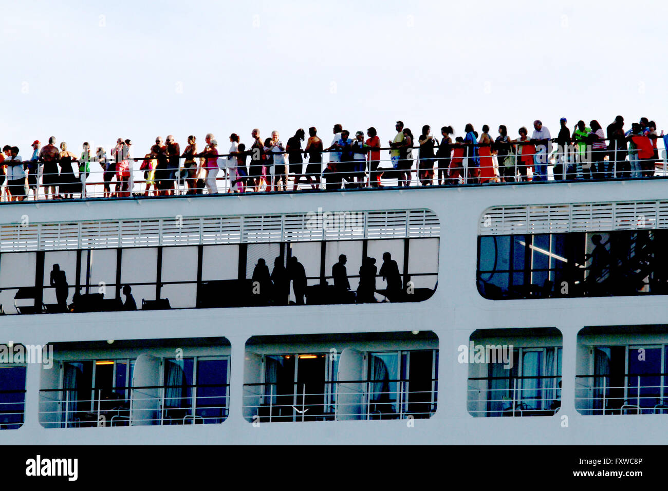 MSC ARMONIA LINER & Touristen Venedig VENEZIA Italien 1. August 2014 Stockfoto