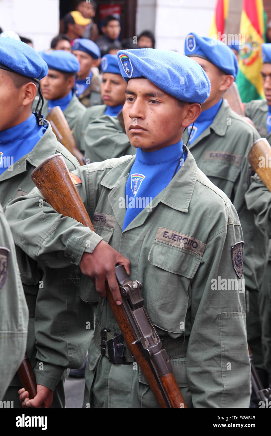 Bolivien - 08.06.2013 - Bolivien / Sucre (Bolivien) / Sucre (Bolivien) - 6. August parade für Nationalfeiertag bei der Hauptstadt Cit Stockfoto