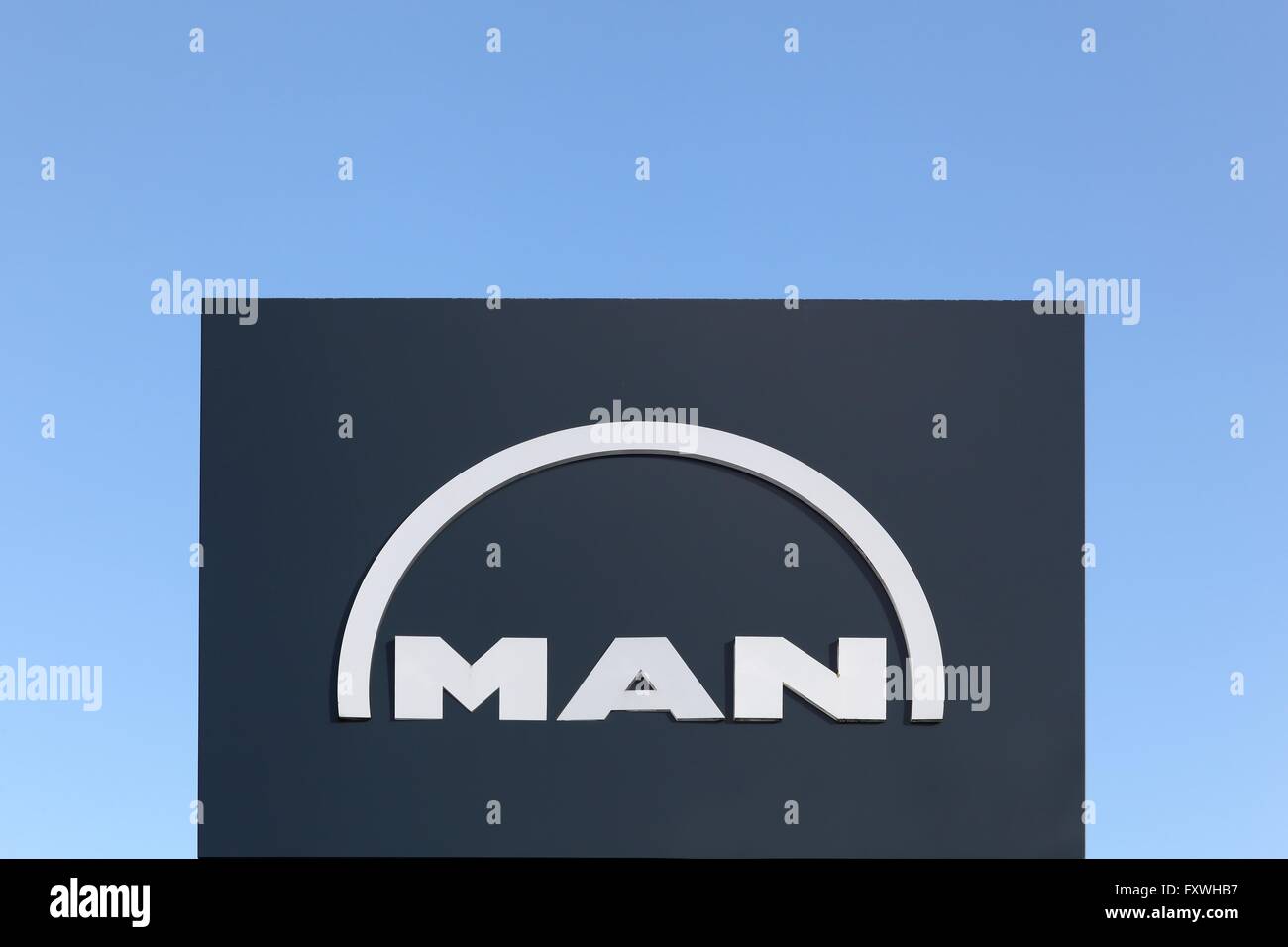 MAN-Schriftzug auf einem panel Stockfoto