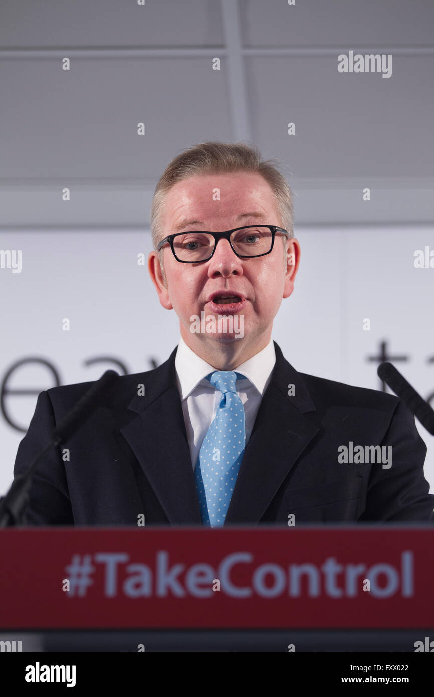 Westminster Tower, 3 Albert Embankment, Lambeth 19. April 2016 Michael Gove, die UK-Justiz-Staatssekretär heute plädierte für warum Großbritannien die EU verlassen sollte. Abstimmung verlassen Unterstützer Michael Gove machte heute eine wichtige Rede mit dem Titel: "The Facts Of Life sagen lassen". In der ersten Woche der offiziellen Kampagne sprechen, die Justiz-Staatssekretär plädierte für warum Großbritannien und Europa beide besser aus, wenn werden wir die Abstimmung verlassen. Bildnachweis: Jeff Gilbert/Alamy Live-Nachrichten Stockfoto