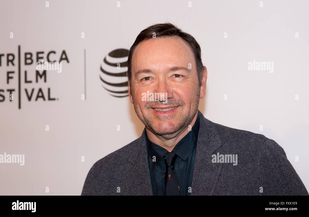 New York, NY, USA. 18. April 2016. Kevin Spacey bei der Weltpremiere von Elvis & Nixon auf 2016 Tribeca Film Festival Credit: Mickael Chavet/Alamy Live-Nachrichten Stockfoto