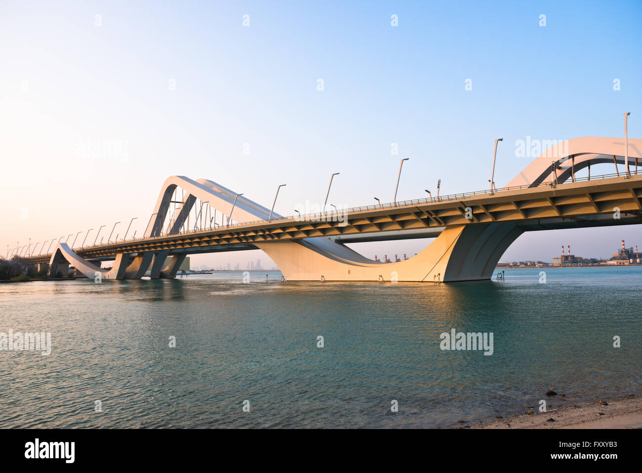 Sheikh-Zayed-Brücke, Abu Dhabi, Vereinigte Arabische Emirate Stockfoto