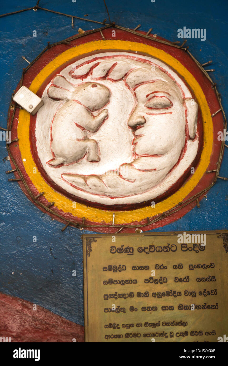 Sri Lanka, Kandy, Mahanuwara, Lankatilake Tempel, symbolische weißen Hasen im Mond von Tür Stockfoto