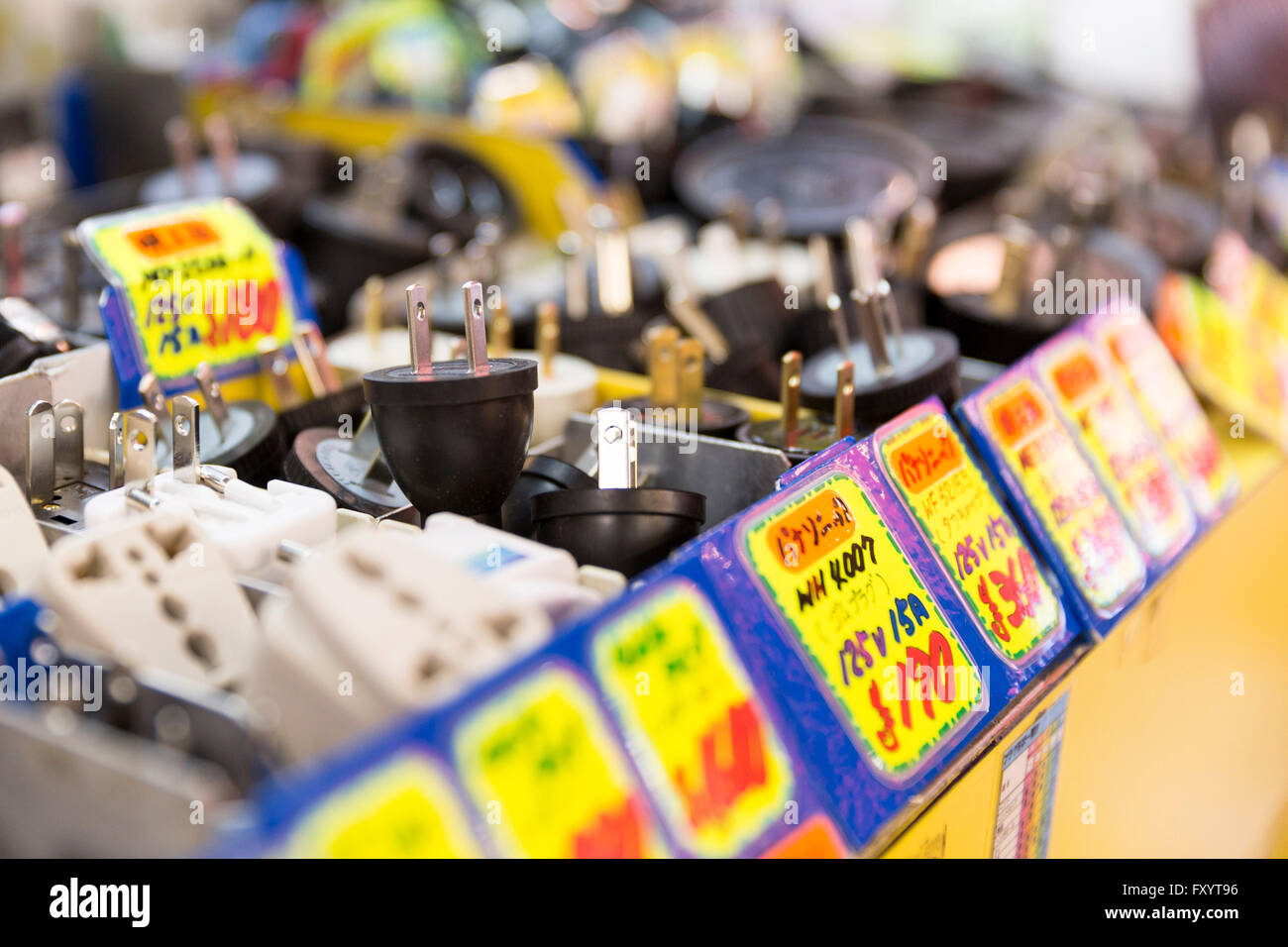 Stecker für Verkauf in Akihabara, elektronische Stadtteil Tokios, Japan Stockfoto