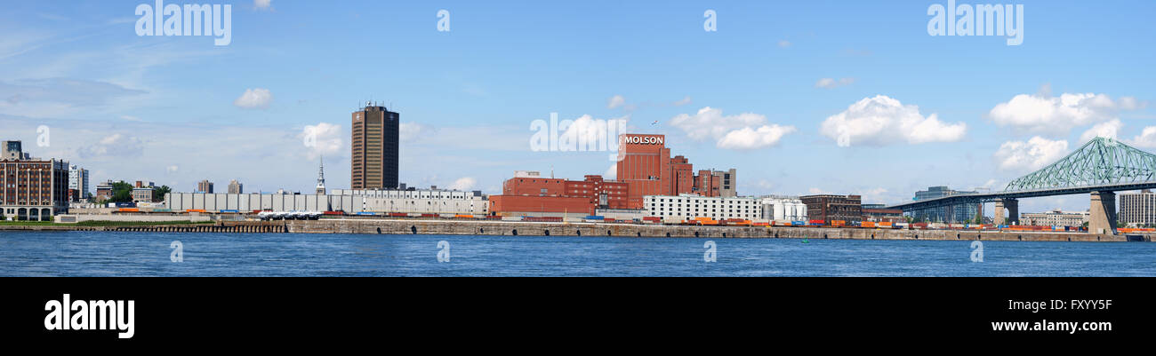 Montreal, Kanada - 9. August 2008: Skyline von Montreal Ost Ansicht von Saint Helens Insel Montreal, Quebec, Kanada. Stockfoto