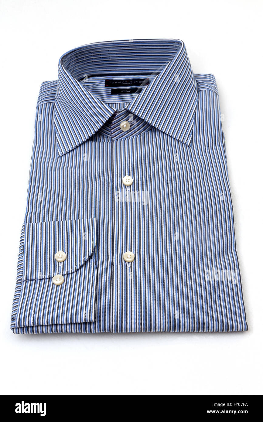 Tommy Hilfiger individuell angepasstes blau gestreiftes Hemd Stockfoto