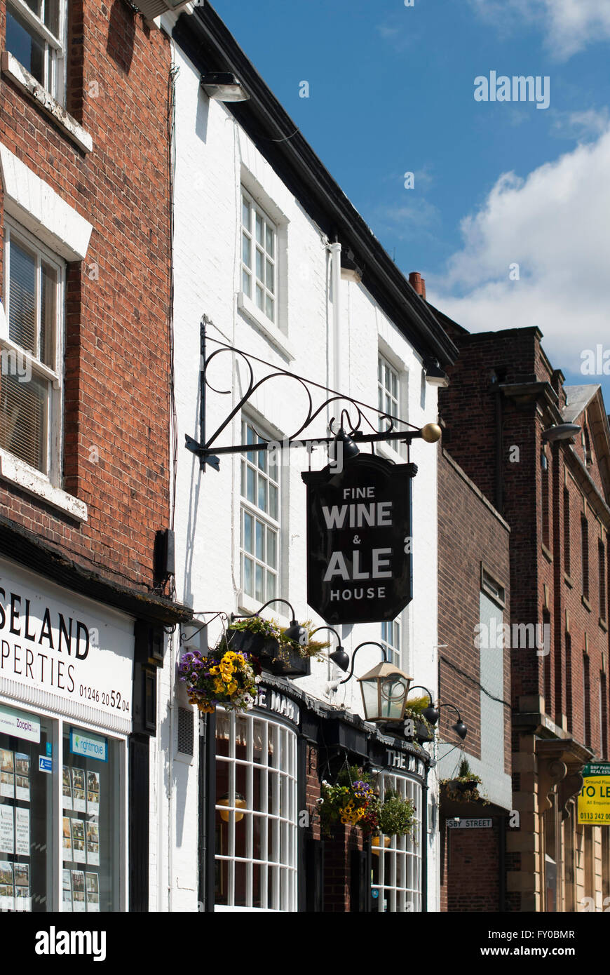 Dem Markt Pub Schild Chesterfield - Wein und Bier Haus zeigen Stockfoto