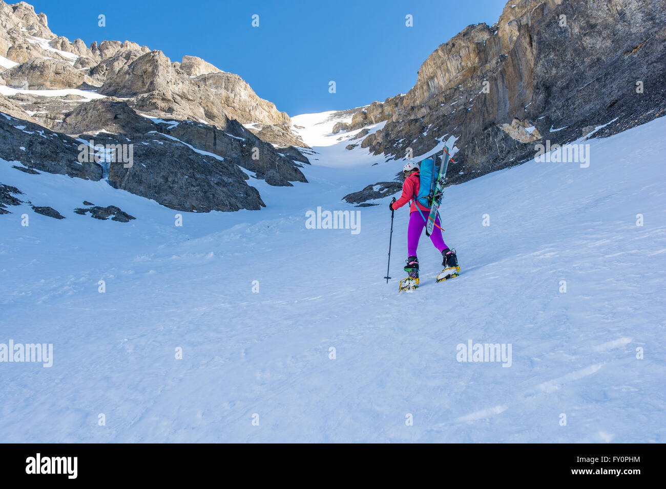 Skibergsteiger aufsteigend bis zum Gipfel des "Super-Gully" Lost River Peak in Idaho Stockfoto