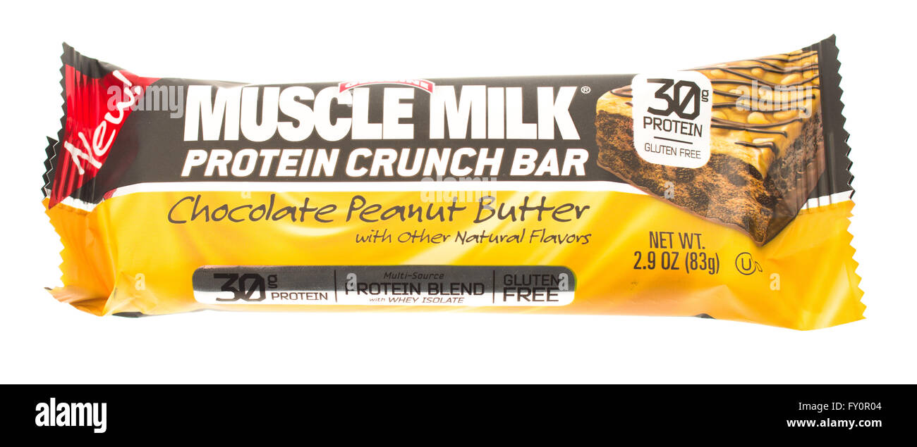 Winneconne, Wisconsin - 16. April 2015: Muscle Milk Protein Crunch Riegel Schokolade Erdnussbutter Geschmack. Stockfoto