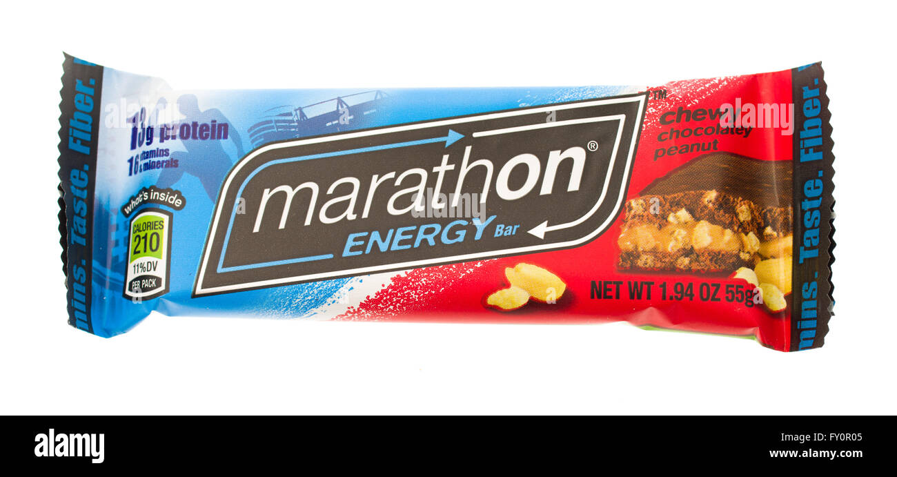 Winneconne, Wisconsin - 16. April 2015: Marathon Protein Energieriegel in zähe schokoladig Erdnuss-Geschmack. Stockfoto