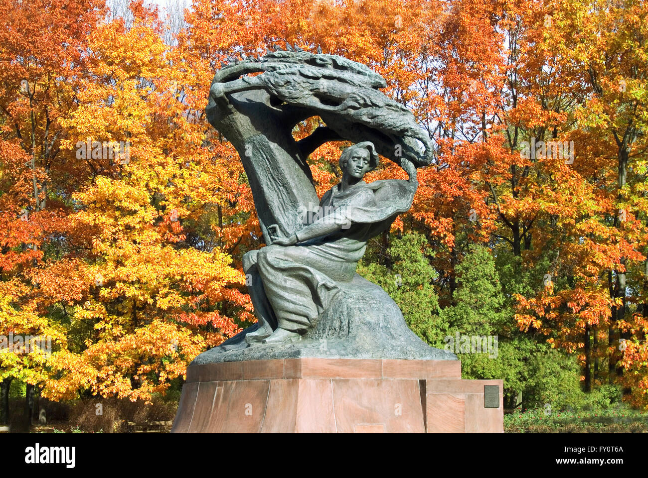 Chopin-Denkmal im Lazienki-Park (Frédéric François Chopin - polnische Komponist und Pianist), Warschau, Polen Stockfoto