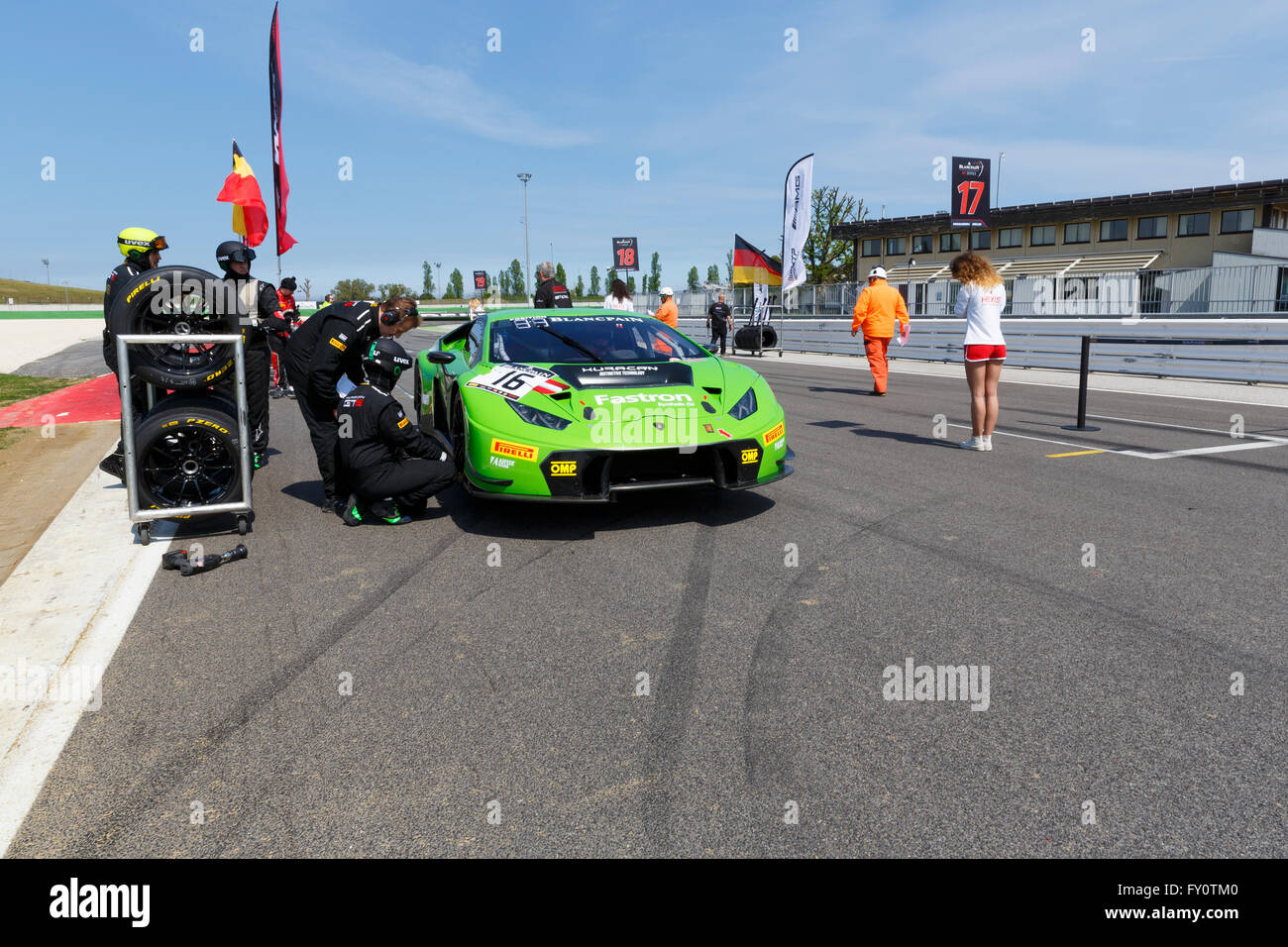 Misano Adriatico, Italien - 10. April 2016: Lamborghini Huracan GT3 von GRT Grasser Racing Team, angetrieben von Stefan Rosina Stockfoto