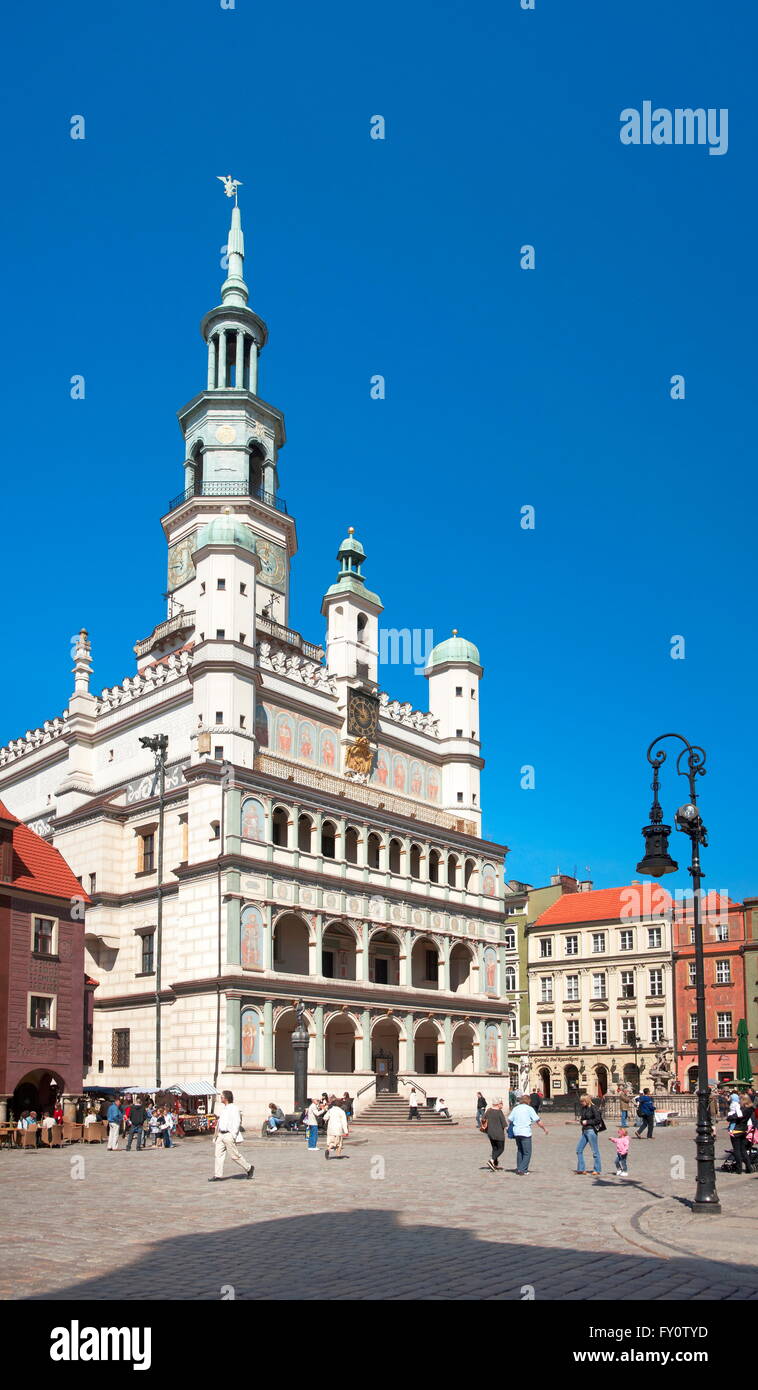 Die Stadt Halle auf dem alten Marktplatz in Poznan Stockfoto