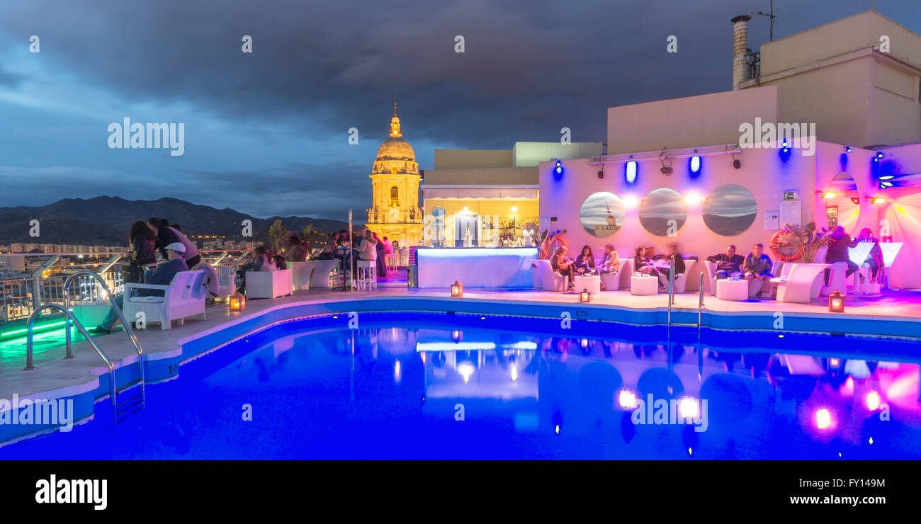 Pool Lounge-Bar, AC Hotel Malaga Palacio, Malaga Andalusien, Spanien Stockfoto