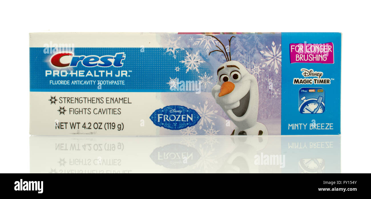 Winneconne, Wisconsin - 6. März 2016: eine Schachtel mit Crest Pro Health Jr Zahnpasta für Kinder mit Frozen Stockfoto