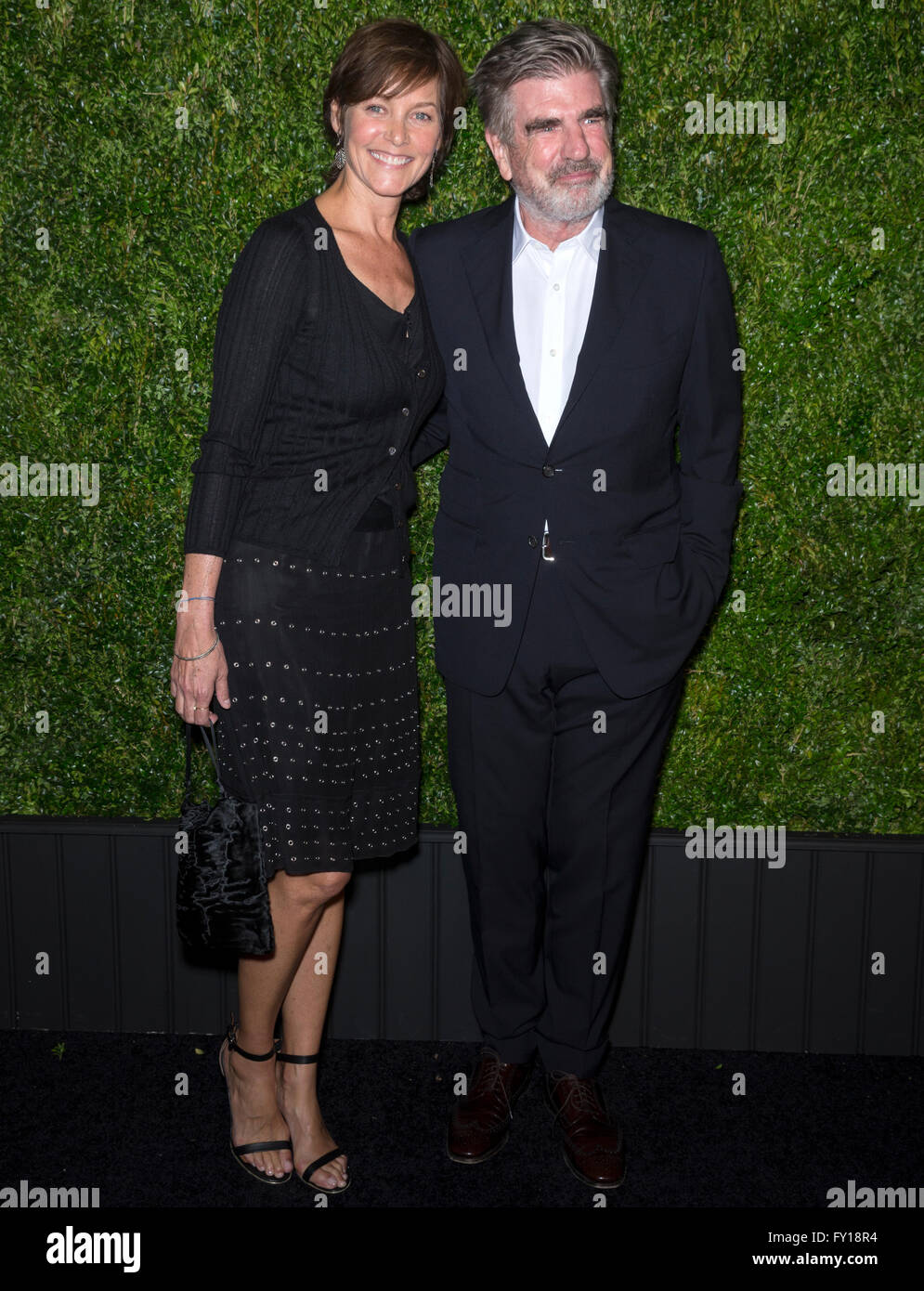 New York, USA. 18. April 2016. Schauspielerin Carey Lowell (L) und Executive Tom Freston besuchen die 11. Chanel Tribeca Film Festival Künstler Jahresessen im Balthazar Credit: Ovidiu Hrubaru/Alamy Live News Stockfoto