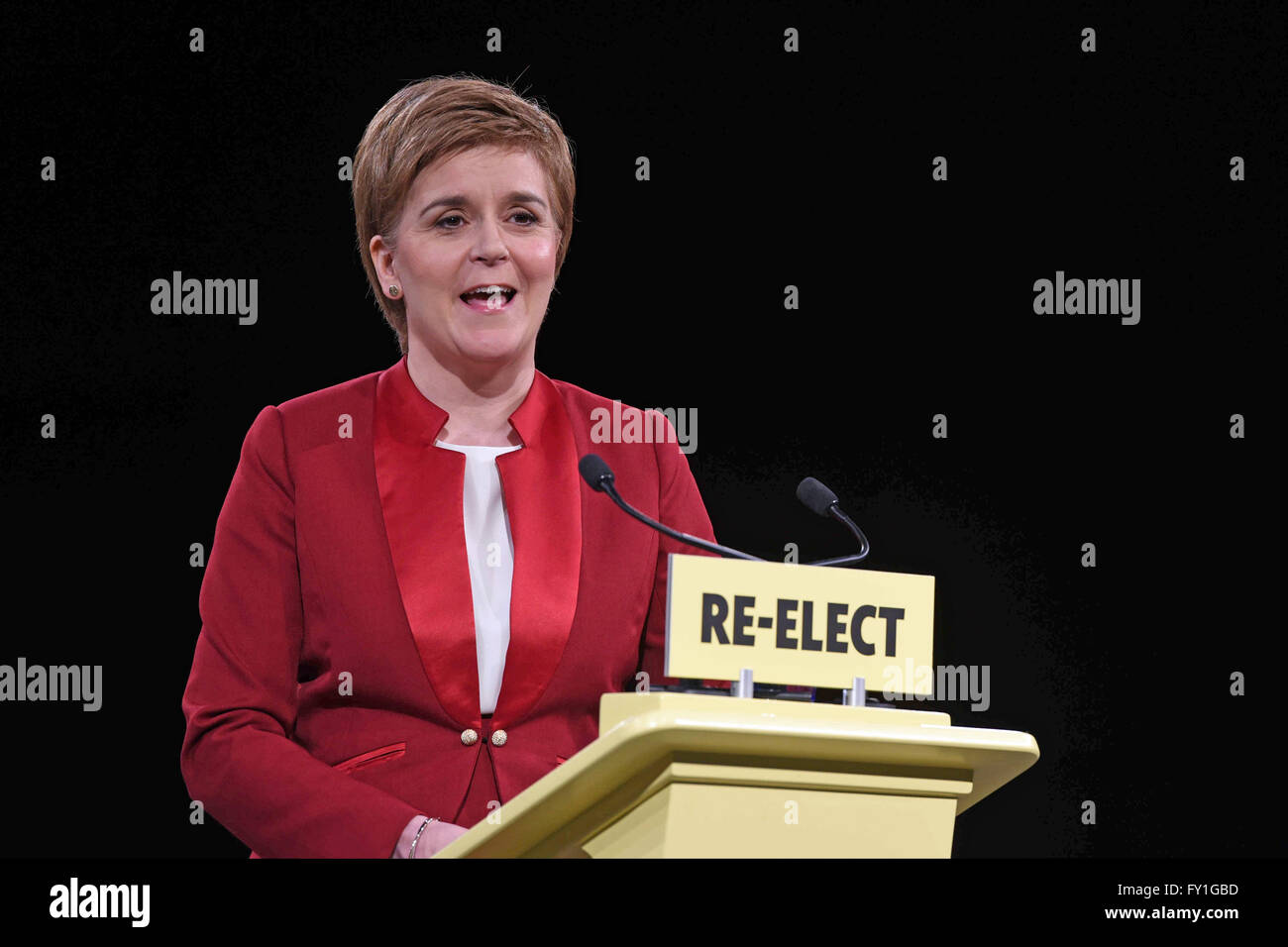 Edinburgh, Schottland, Vereinigtes Königreich, 20, April 2016. SNP Führer Nicola Sturgeon startet das Parteiprogramm für die schottischen Parlaments Wahlen am 5. Mai vor einem geladenen Publikum 1400 Unterstützer, stattfindenden Credit: Ken Jack / Alamy Live News Stockfoto