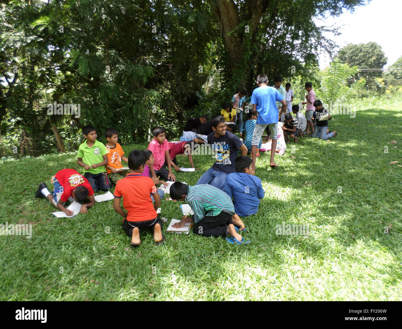 Kinder malen von Bildern in Sri lanka Stockfoto