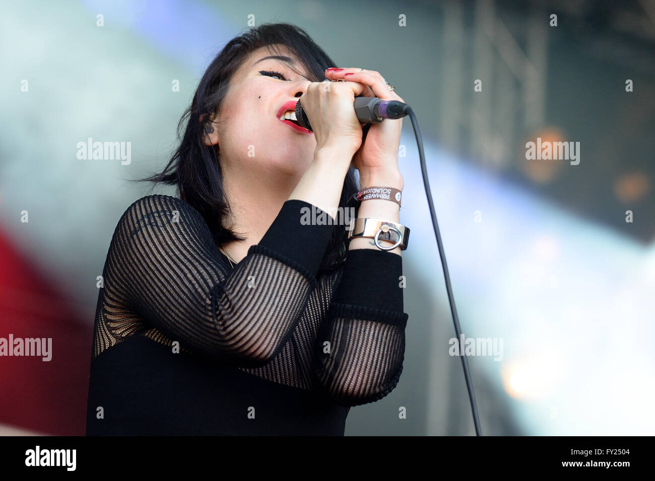 BARCELONA - 29 Mai: Dum Dum Girls (Frauen-Rock-Band) im Konzert beim Festival Heineken Primavera Sound 2014 (PS14). Stockfoto