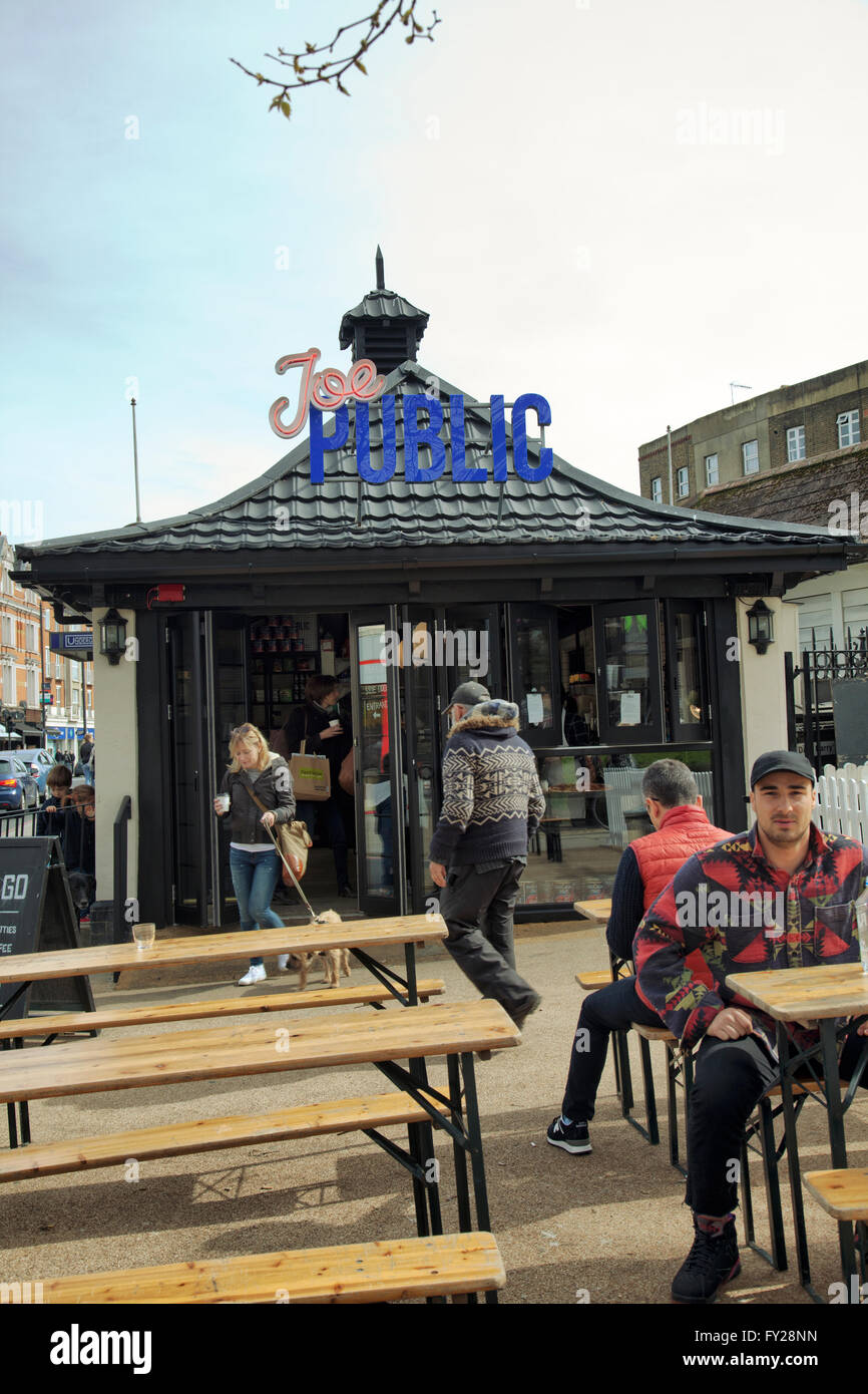 Joe Öffentlichkeit in umgebauten Toiletten in Clapham - London-UK Stockfoto