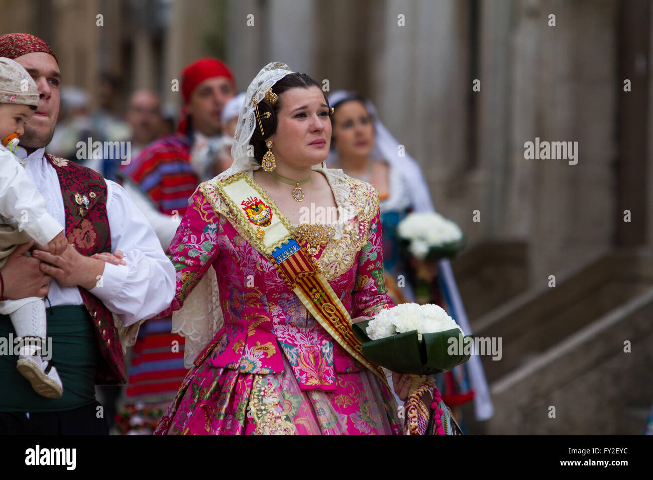 Blüte mit Prozession für die Dame der verlassenen während der Fallas Festival Valencia, Spanien Stockfoto
