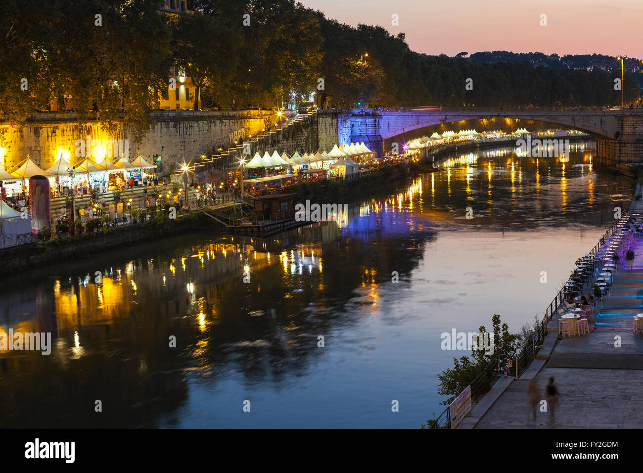 Tiber und Garibaldi-Brücke in Rom, Italien Stockfoto