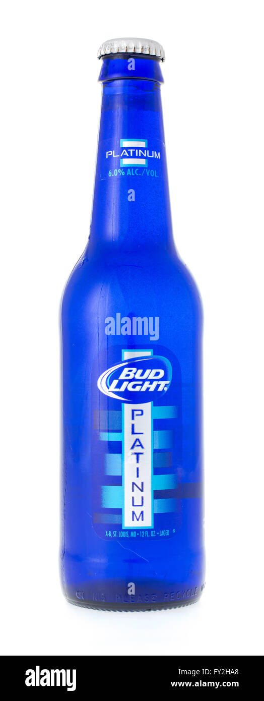 Winneconne, Wisconsin - 19. April 2015: Flasche Bud Light Platinum Bier. Stockfoto