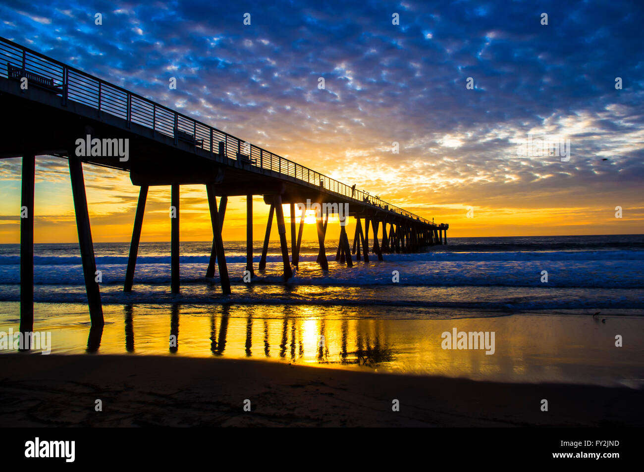 Sonnenuntergang Hermosa Beach Pier, Los Angeles Stockfoto