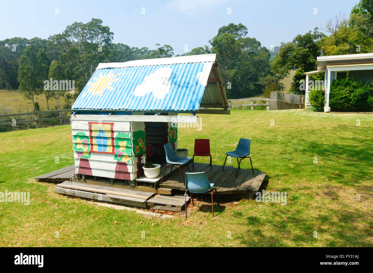 Dekorierte Wendy House auf dem Gelände des Bodalla Molkerei, Bodalla, New-South.Wales, Australien Stockfoto