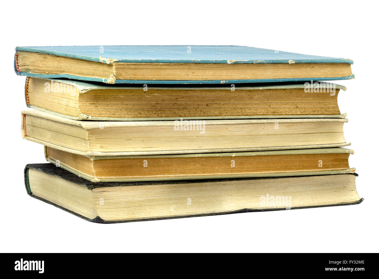 Stapeln von alten Büchern, die isoliert auf weißem Hintergrund Stockfoto
