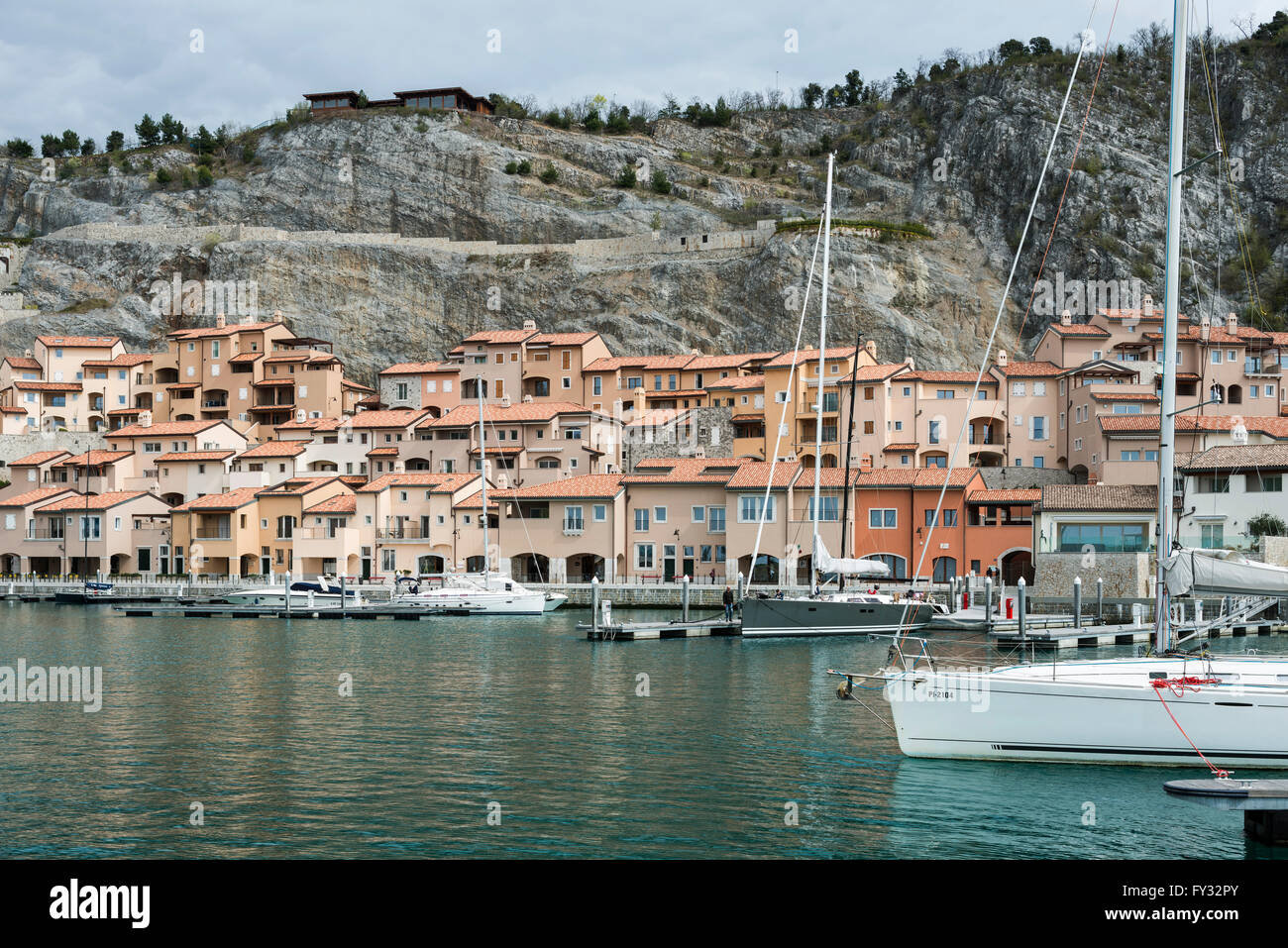Porto Piccolo, exklusiven Ferienort an der Adria, Stadt der Provinz Triest, Sistiana, Duino-Aurisina Stockfoto Porto Piccolo, exklusiven Ferienort an der Adria, Stadt der Provinz Triest, Sistiana, Duino-Aurisina Stockfoto