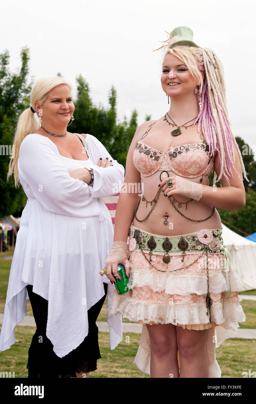 Teilnehmer gekleidet in Kostümen auf dem Las Vegas-Piraten-Fest am Lorenzi Park April 09.08.10, 2016 Stockfoto