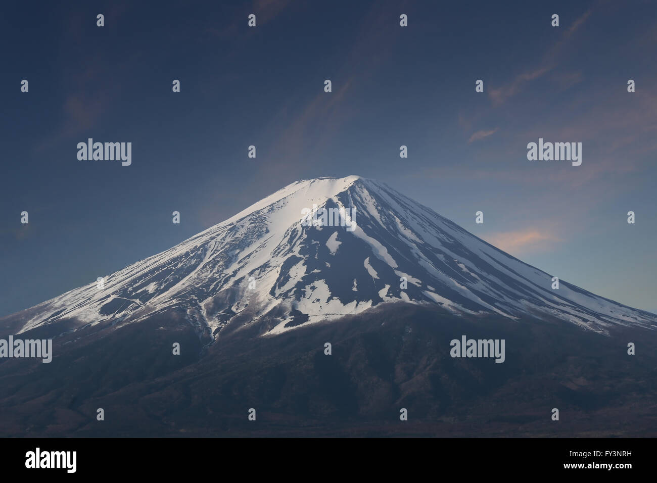 Mount Fuji in schönem Wetter morgen. Stockfoto