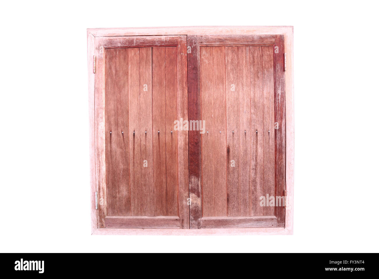 Alte Holzfenster isoliert auf weißem Hintergrund und Beschneidungspfade haben. Stockfoto