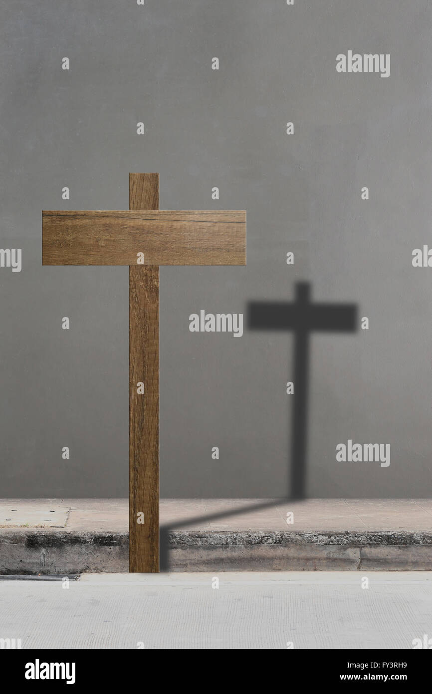 Leeren der Holzschild Eingabetext und schwarzer Schatten im Kreuz Form, Konzept-Risiken. Stockfoto
