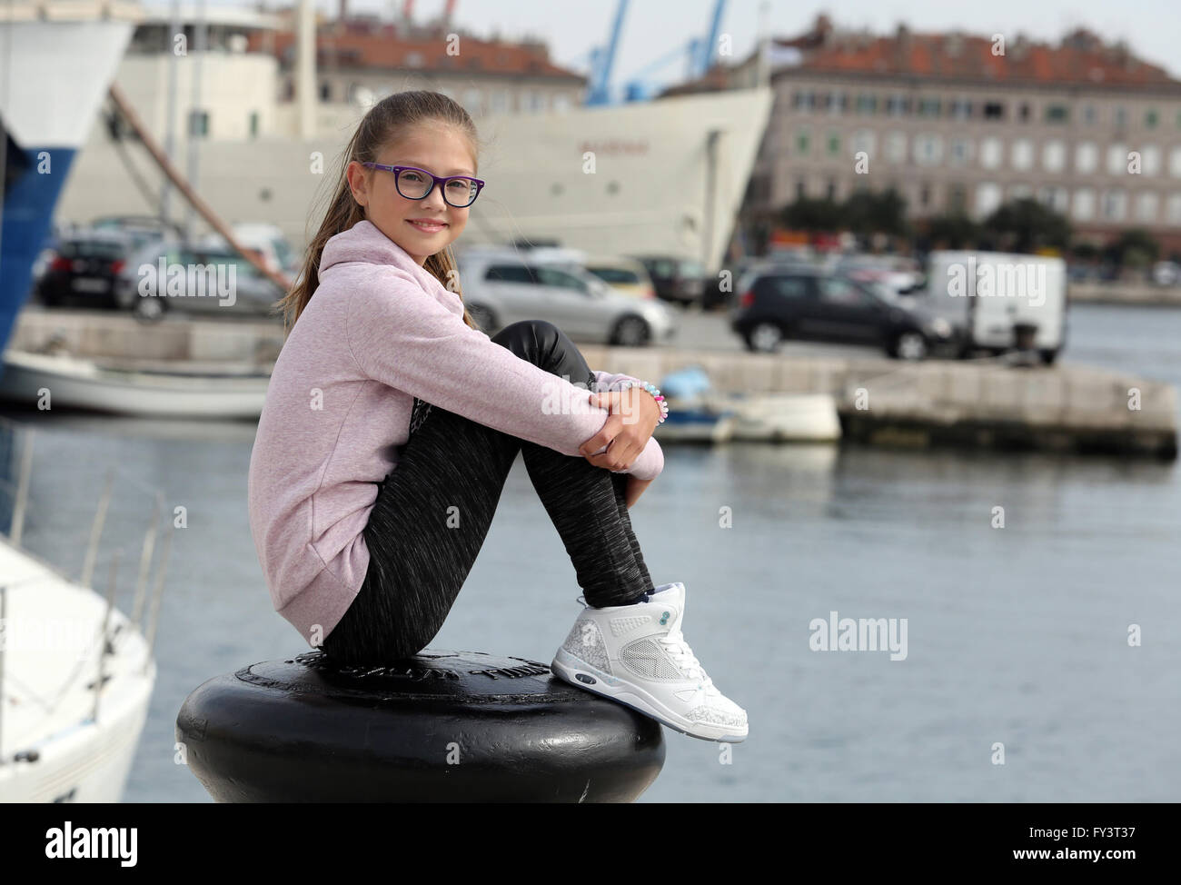 Eine große Karriere winkt für talentierte 13 Jahre alten kroatischen Sängerin Mia Negovetić, wer die Hauptrolle in der zweiten Staffel der NBC Little Big Shots ist.  Kleinen Bonzen ist eine amerikanische Kinder-Talent-TV-Serie, die Co-produziert und erstellt von Ellen DeGe Stockfoto