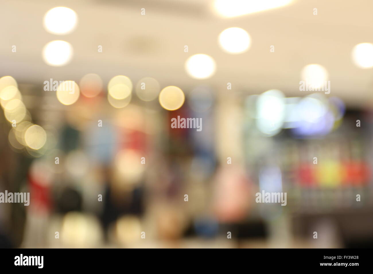 Die Mall of Unschärfe Hintergrund für Design, Bokeh des hellen Innenraum. Stockfoto