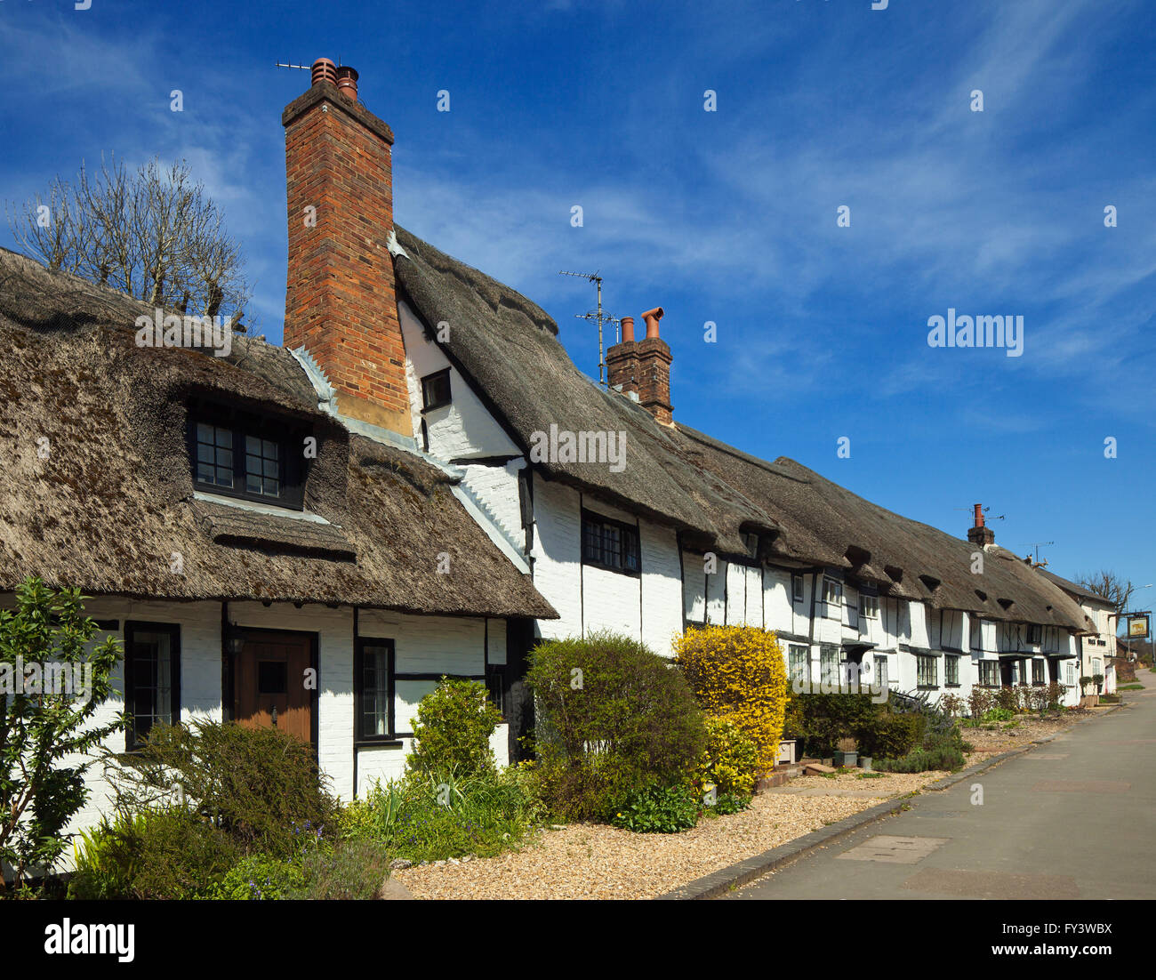 Anne Boleyn Cottages oder Coldharbour Cottages, Tring Road, Wendover, Buckinghamshire, England. Stockfoto