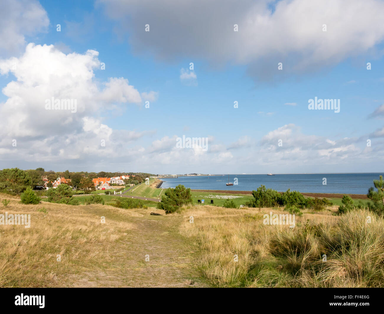 Panoramablick auf der Ostfriesischen Insel Vlieland und Wattenmeer in der Provinz Friesland, Niederlande Stockfoto