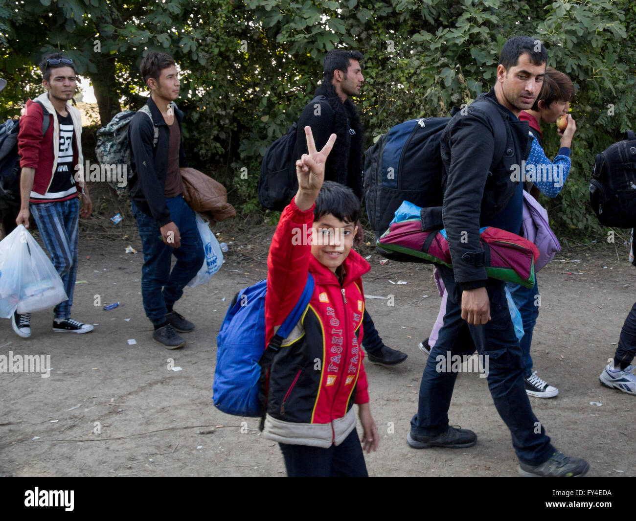 Flüchtlinge in Kroatien zwischen den Städten Sid (Serbien) und Bapska (Kroatien). Stockfoto