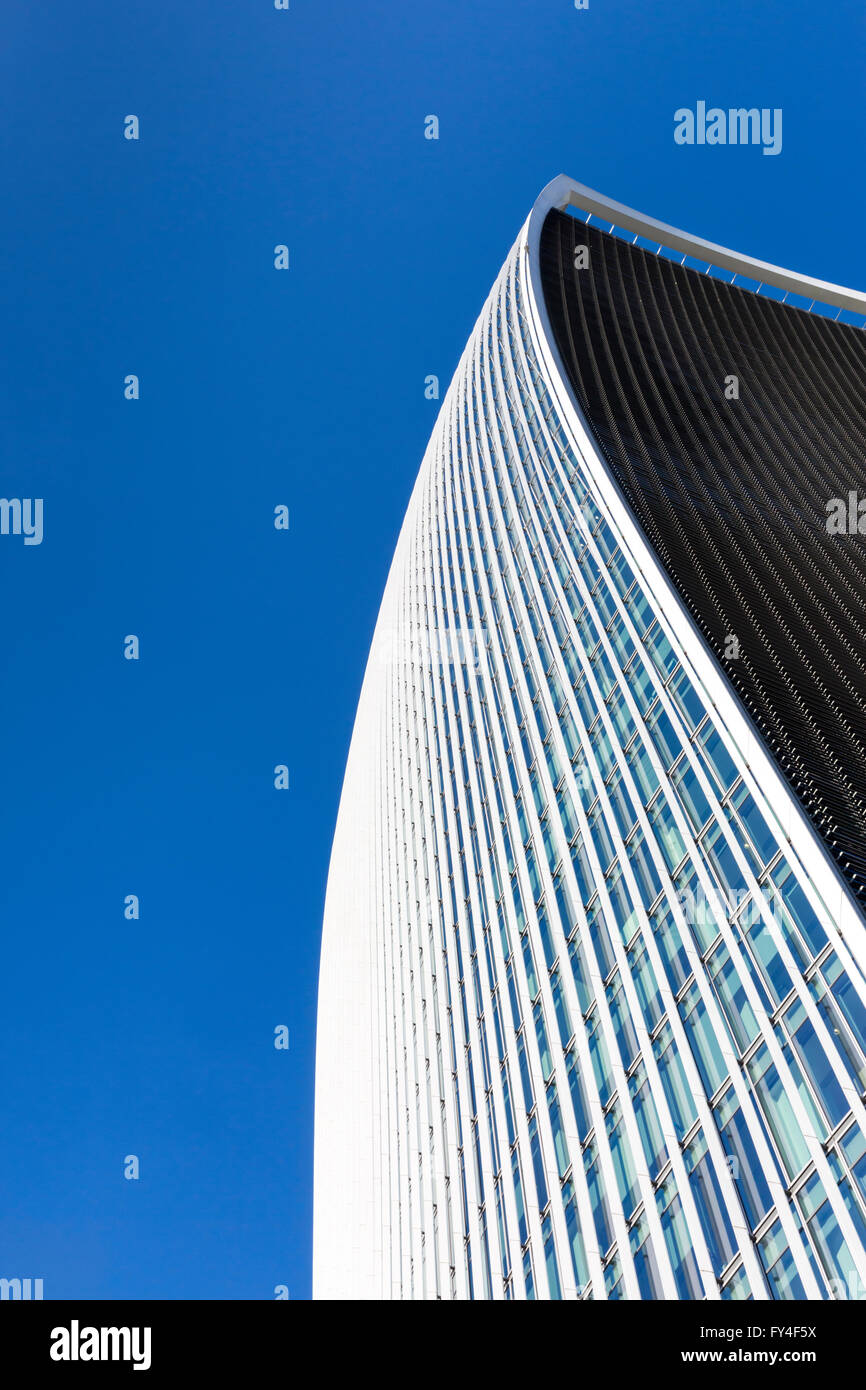 Überblick über das Walkie Talkie Gebäude, 20 Fenchurch Street in der City of London gebogen Stockfoto