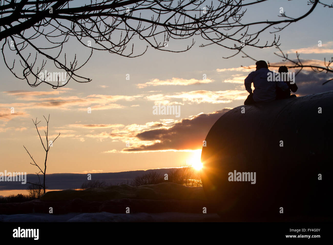 Menschen Sonnenuntergang den in Kingston Ontario, am 12. April 2016. Stockfoto