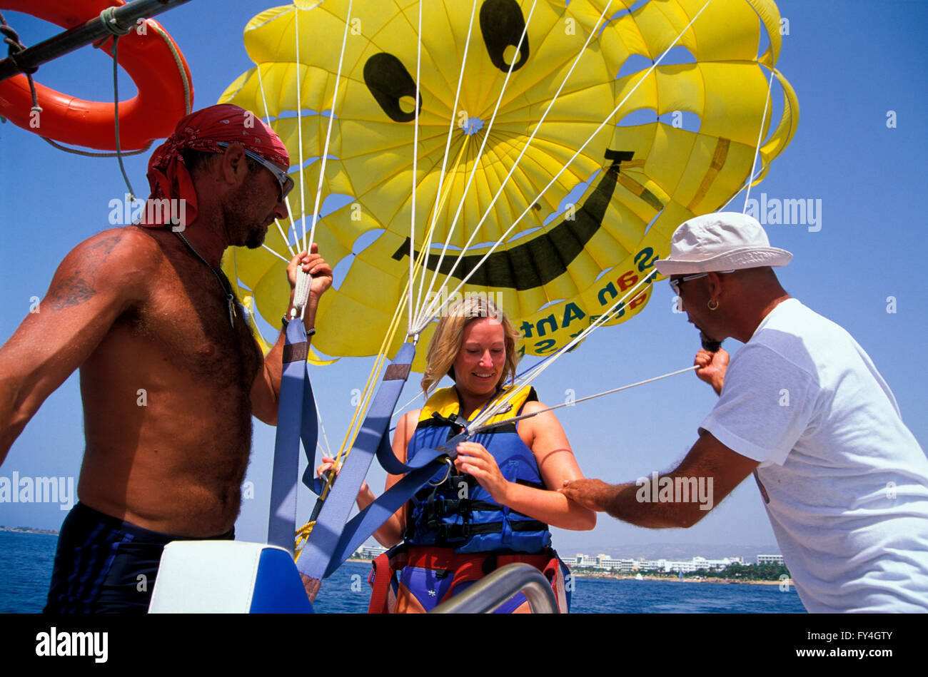 Parasailing, SÜDZYPERN, Europa Stockfoto