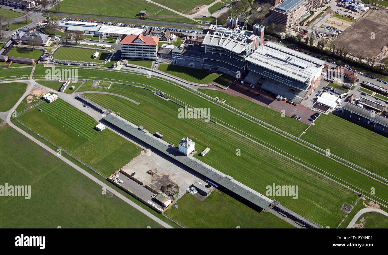 Luftaufnahme von York Racecourse Tribünen, UK Stockfoto