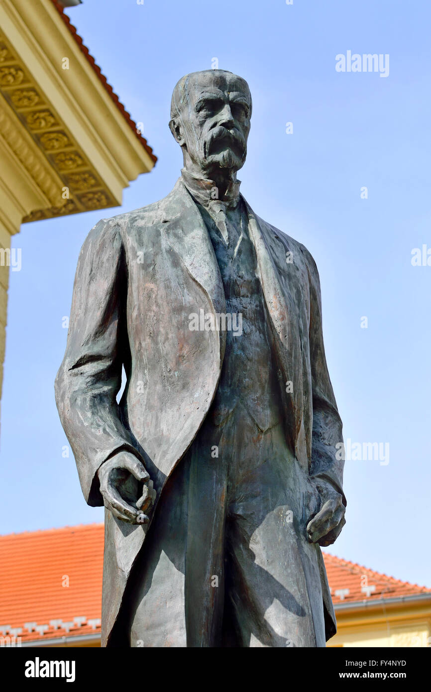 Prag, Tschechische Republik. Denkmal für Tomáš Garrigue Masaryk (1850-1937: erster Präsident der Tschechoslowakei) Hradčanské Square... Stockfoto