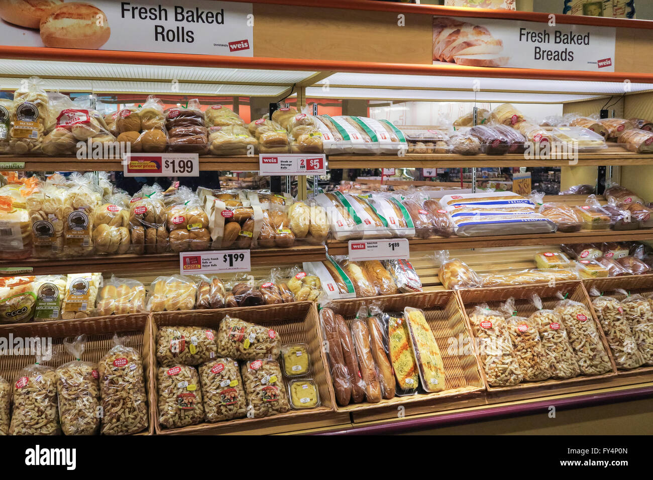 Brot und Sackler-Instore-Bäckerei, Supermarkt Weis, Doylestown, PA, USA Stockfoto