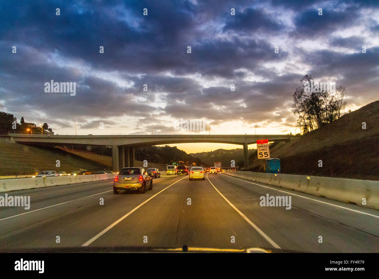 Die neue Mullholland Brücke in den Sepulveda Pass auf 405 Freeway in Los Angeles Kalifornien Oktober 2013 Stockfoto