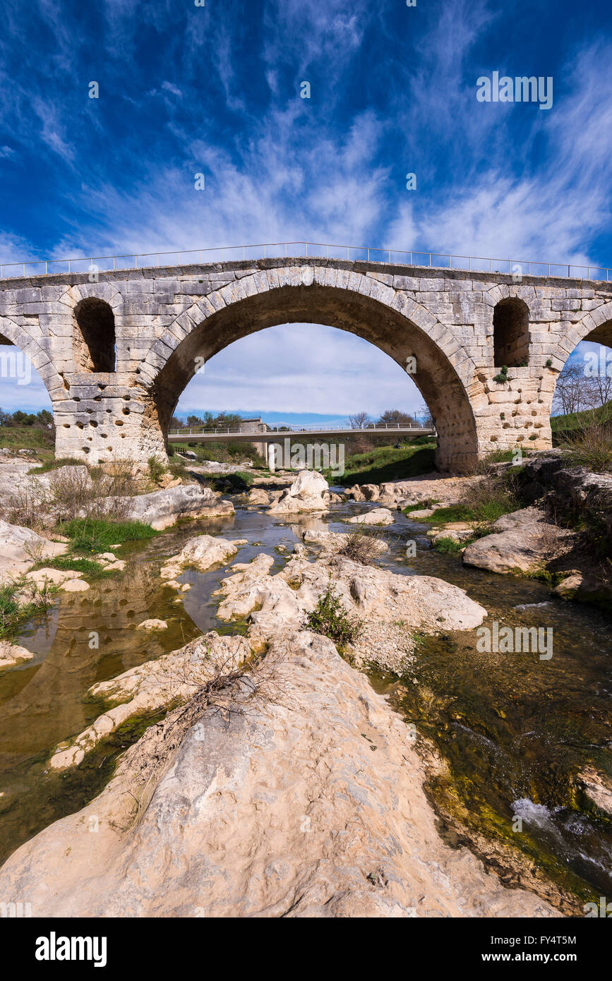 Le Pont Julien Bonnieux Vaucluse Provence Frankreich 84 Stockfoto