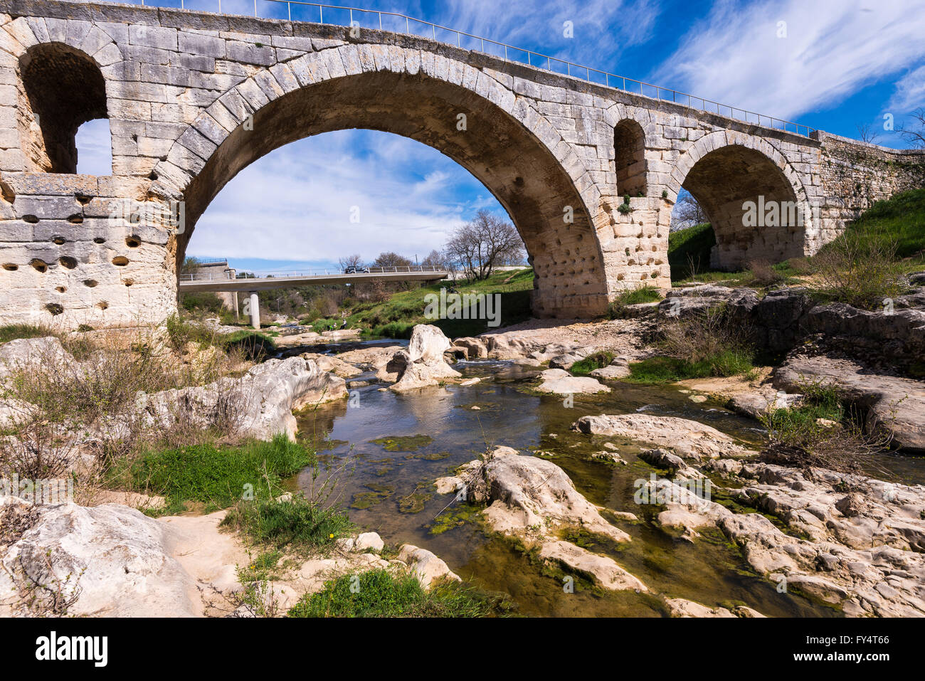 Le Pont Julien Bonnieux Vaucluse Provence Frankreich 84 Stockfoto